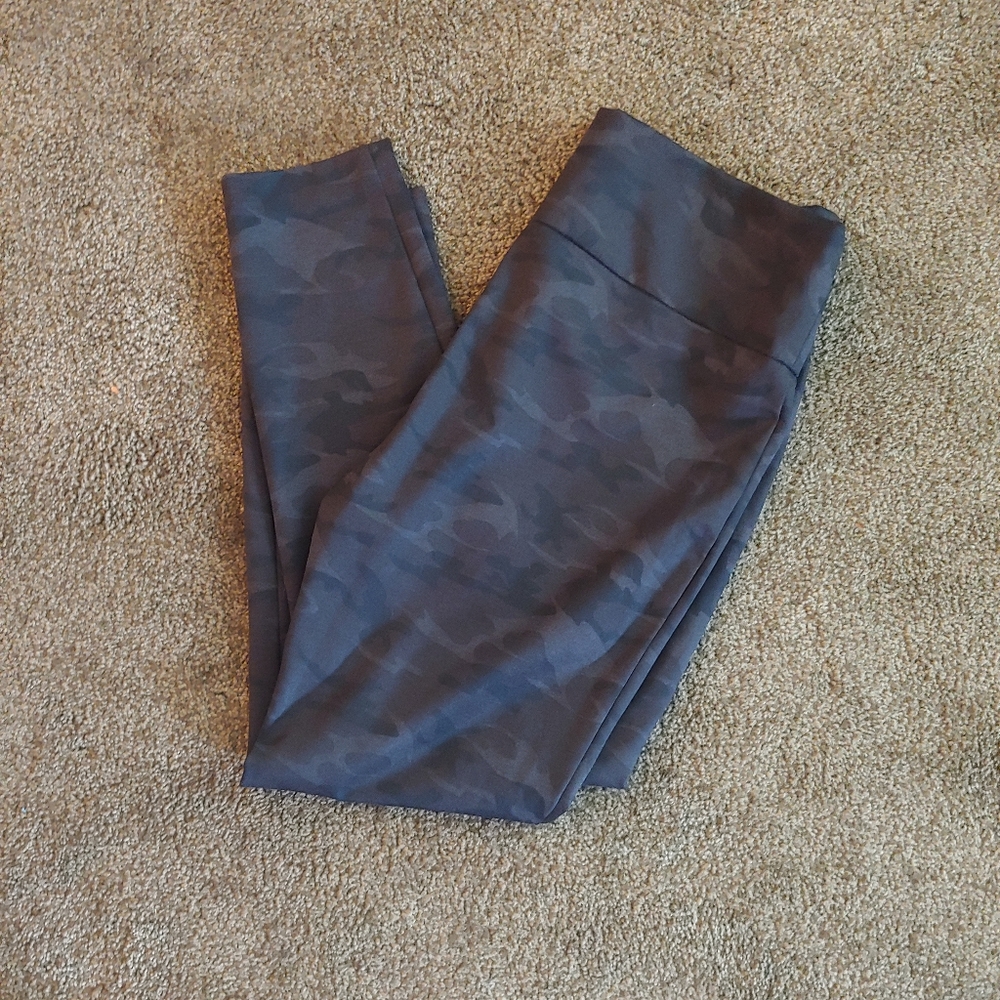 Nicole Miller New York awesome black/grey camo leggings/pants